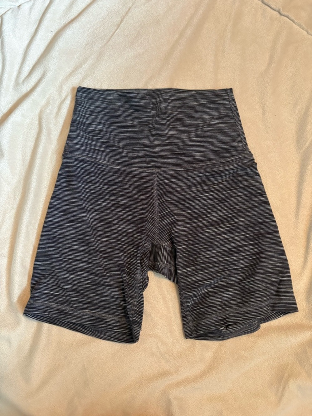 Lululemon align shorts 6in